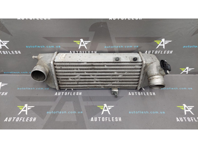Радиатор интеркулера 282702A610, 3930084400 Hyundai Elantra i30 KIA Ceed Радиатор интеркулера 282702A610, 3930084400 Hyundai Elantra i30 KIA Ceed